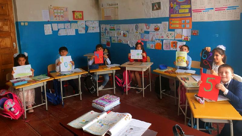 Ղաուրմա գյուղի դպրոցի աշակերտները շնորհավորում են Վրաստանի Անկախության օրը