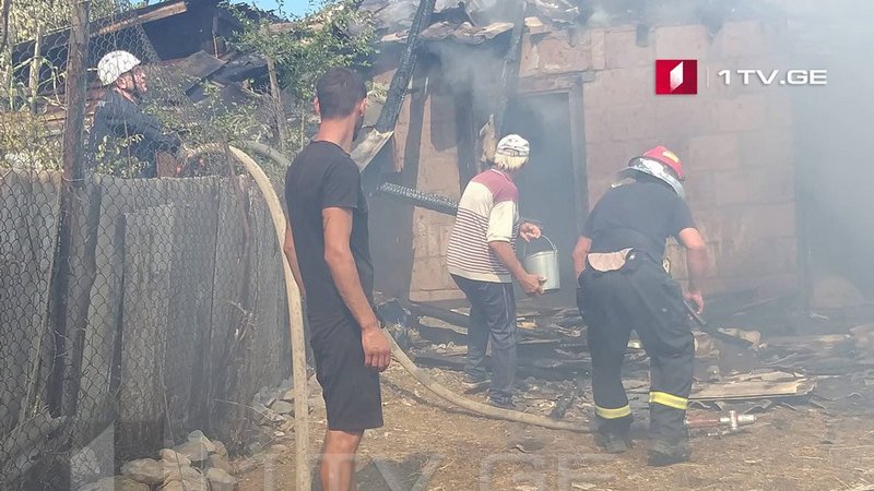 Վալե գյուղում այրվում է երեք տուն