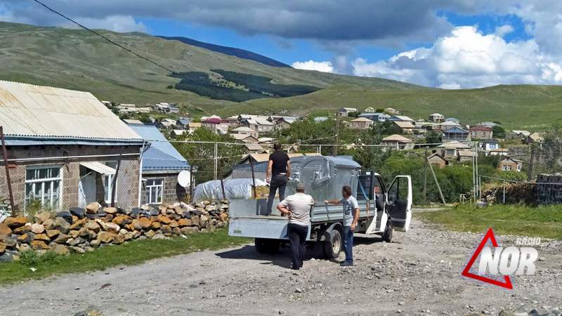 Հեշտիայի գյուղական համայնքում տեղադրվեց 11 աղբամաններ