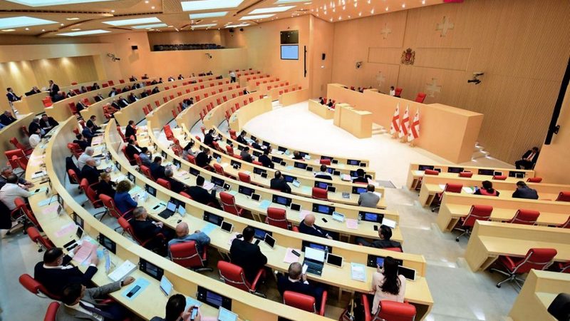 Մեկուսացման կամ կարանտինի կարգը խախտելու համար անձը կտուգանվի 2000 լարիով, իսկ իրավաբանական անձը՝ 10 000 լարիով