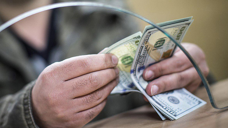 ԱՄՆ դոլարը արժեզրկվել է ռուբլու նկատմամբ մինչև 51,8 ռուբլի 2015-ից ի վեր առաջին անգամ