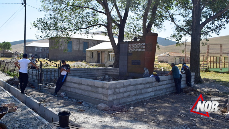 Թորիա գյուղում վերանորոգվում է հուշարձանի տարածքը