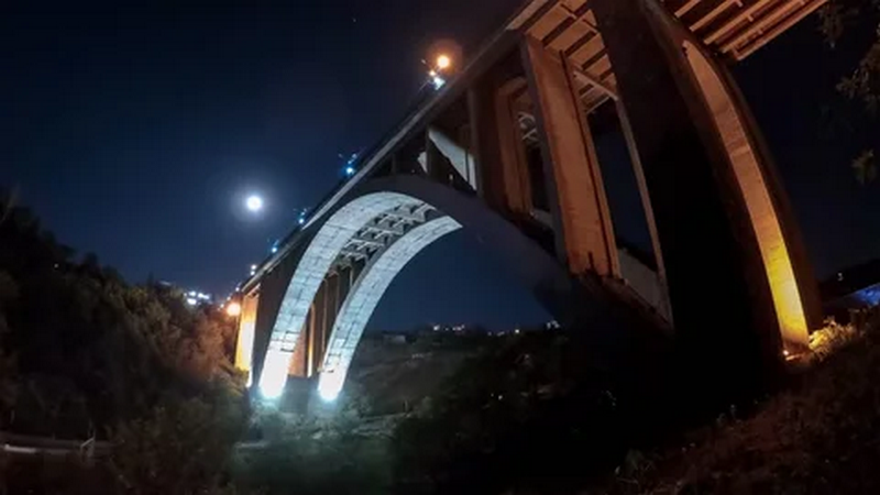 24 ամյա երիտասարդը փորձել է նետվել Կիևյան կամրջից․ փրկարարները կանխել են