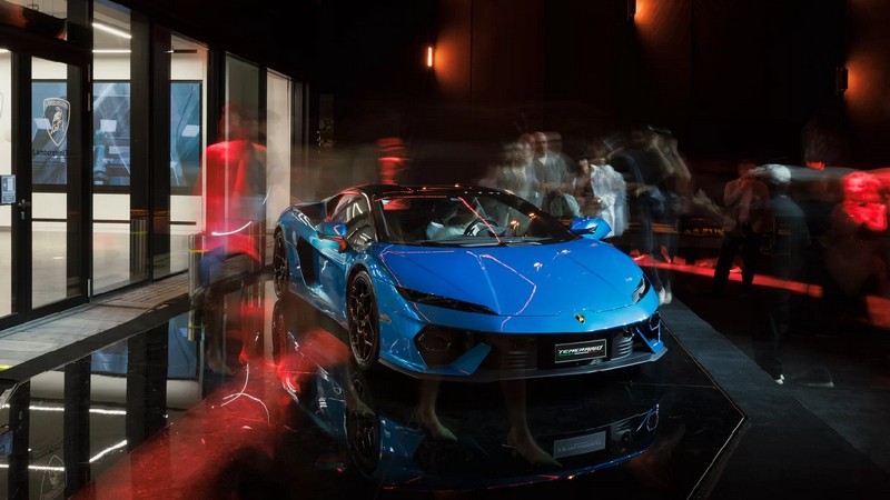 Վրաստանում բացվել է Lamborghini-ի առաջին ավտոսրահը