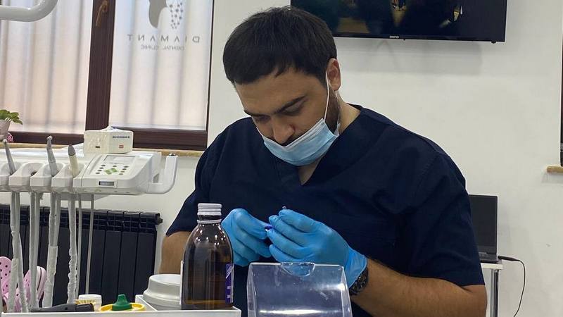 Ատամնաբույժ Միքայել Կոբելյան․ ճանապարհ դեպի մասնագիտական կայացում