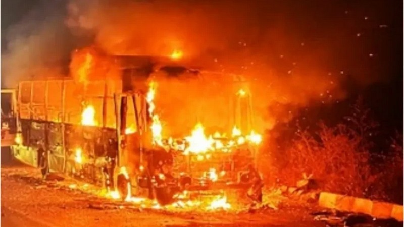 Հնդկաստանում զբոսաշրջիկների ավտոբուս է հրդեհվել. կան տասնյակ զnհեր