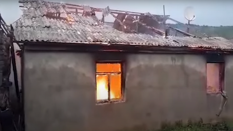 Ախալցիխեի գյուղում կայծակի հարվածից տուն է այրվել (տեսանյութ)