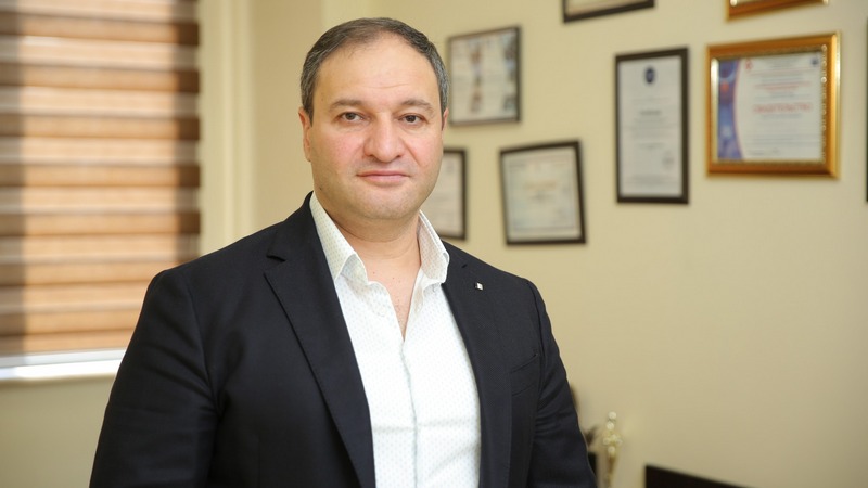 Նոր ամբիոն և արժանի ղեկավար