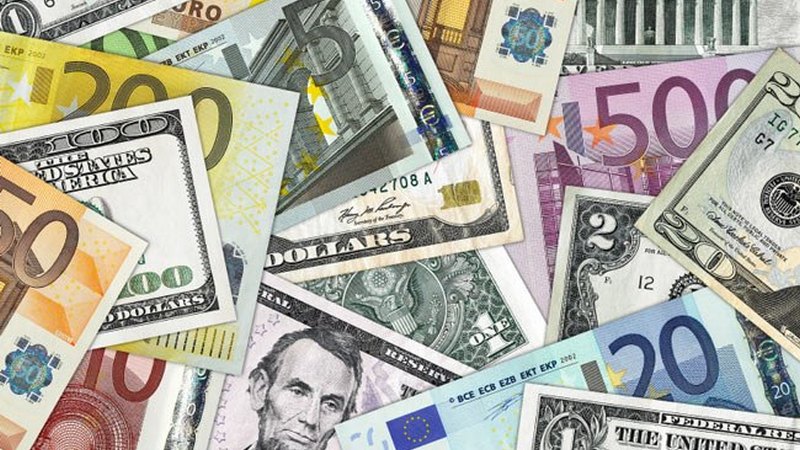 Լարին դոլարի նկատմամբ արժեզրկվել է, եվրոյի նկատմամբ ամրապնդվել