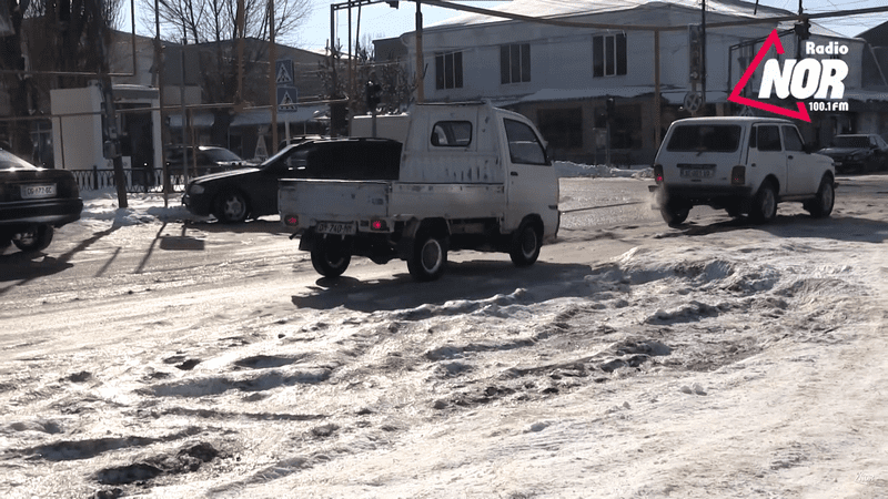 ზამთრის “მშვენება” – ნინოწმინდის გაყინული ქუჩები მანქანების მოძრაობას აფერხებს / ვიდეო