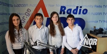 Звезды шоу бизнеса в представлении волонтера радио Нор Лауры Мзыкян