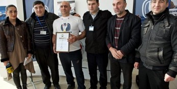 Не чувствуя боли — житель села Эштия  установил несколько мировых рекордов