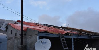 Фото: Сильный ветер снес кровлю крыши жителю города Ниноцминда
