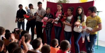 Фото: Ученики Эштинской школы №2 порадовали детей детского сада