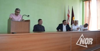 Депутат парламента Энзел Мкоян встретился с представителями сакребуло и гамгеобы