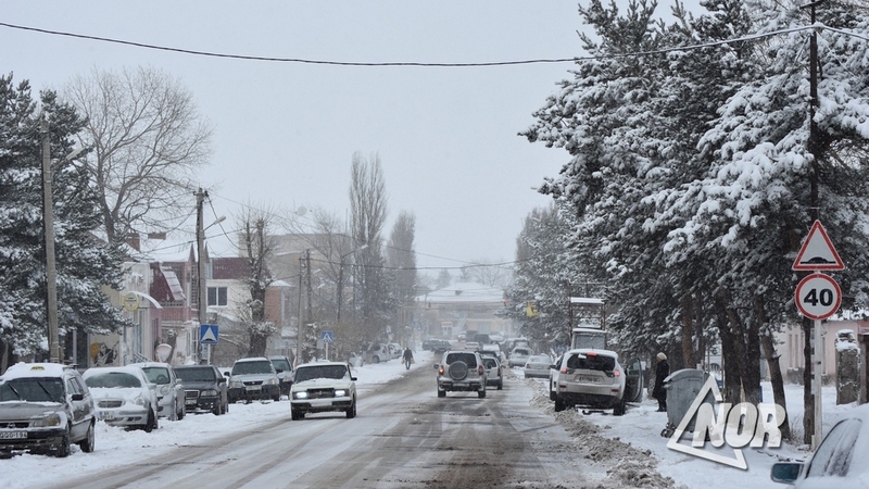 Департамент автодорог Грузии призывает водителей использовать зимнюю резину