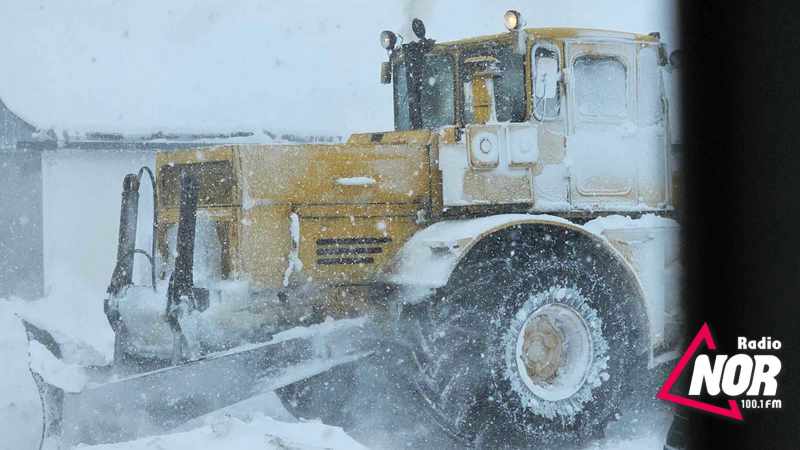 Автомобили, застрявшие в снегу на дороге Ниноцминда-Ахалкалаки, — вывезены из снега