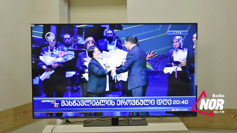Эльмира Кспоян, получившая Национальную премию, подарила своей школе телевизор