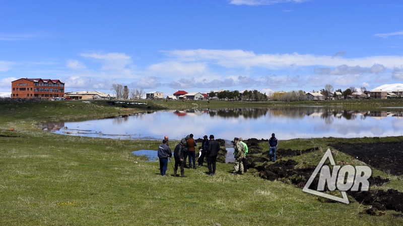 Жители города хотят видеть благоустроенный территории круглого озера