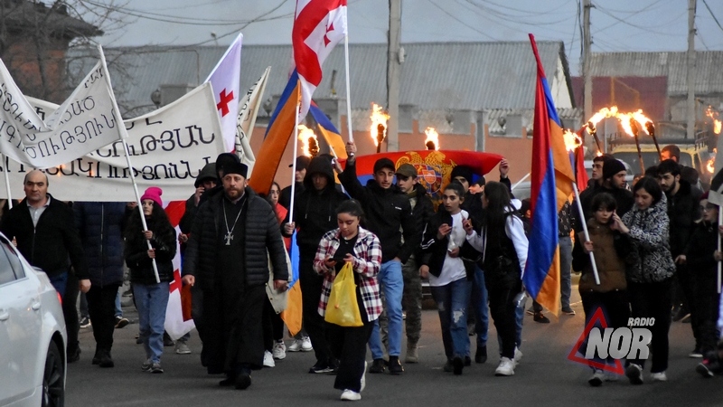 Факельное шествие в Ниноцминде