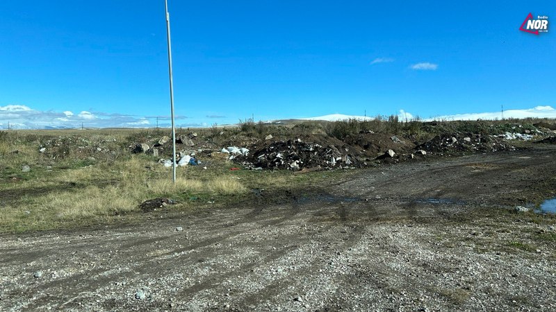 На дороге Гореловка-Ждановакан очищенную территорию снова превратили в свалку