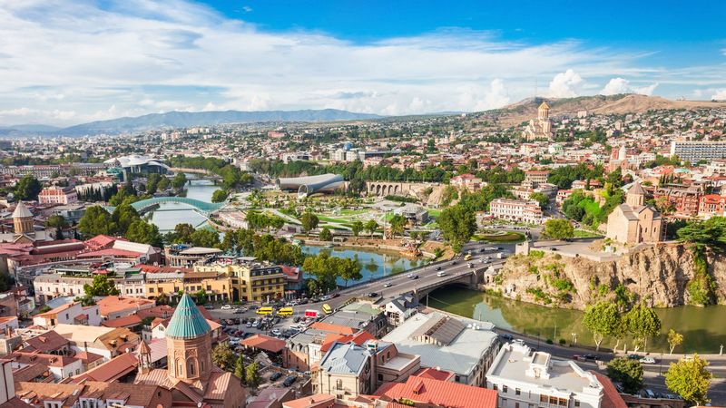 Брошенные горы документов с личными данными дипломатов обнаружены в Тбилиси