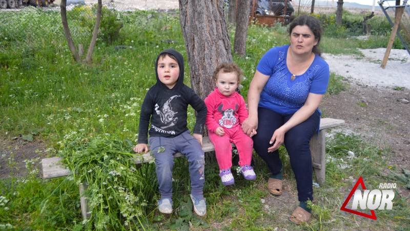 Семья Аделины Есоян получила помощь от благотворителей из РФ