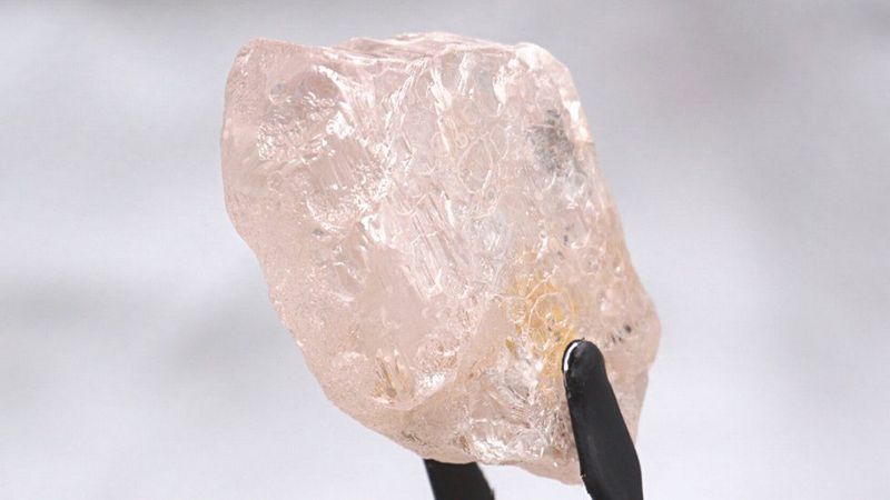 Розовый алмаз Анголы считается самым большим из найденных за 300 лет