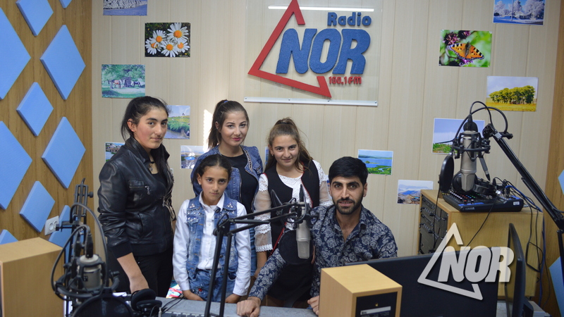 Ученики школы Ждановакан на радио NOR