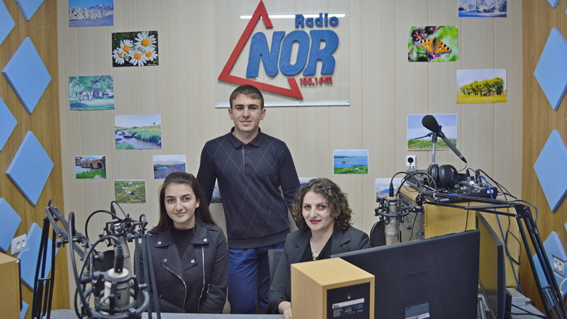 Гость в студии радио NOR Артем Айвазян и Лола Есоян