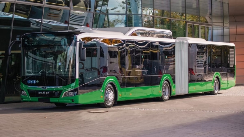 Мэрия Тбилиси закупает дополнительно 40 единиц 18-метровых автобусов