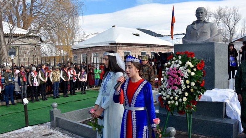 МИД Грузии призвал не поднимать ажиотаж вокруг установления бюста в Джавахети