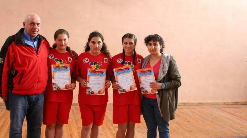 Школьницы села Гандза стали чемпионами по баскетболу в Самцхе-Джавахетии