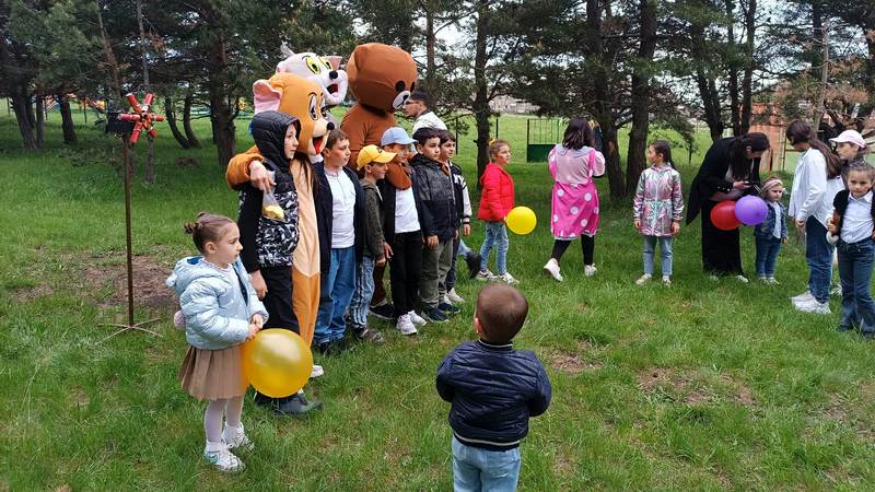 Молодежный центр устроил сюрприз детям в честь Дня защиты детей