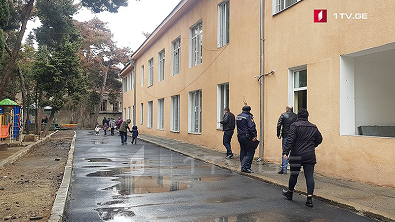 Сотрудники «КазТрансГаза» и правоохранители проверяют в детский сад в Тбилиси