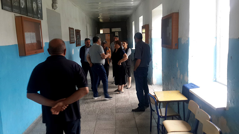 Жители сёл Дилиска и Азоврети  требуют  реабилитации школ