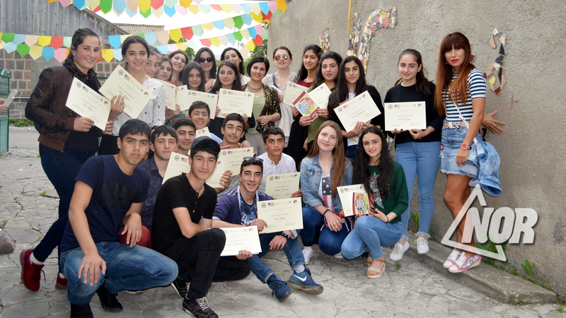Эштинская школа №1 поздравила с днем английского языка