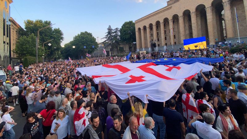 «Домой в Европу»: самый многолюдный митинг в Грузии за последние годы. Видео