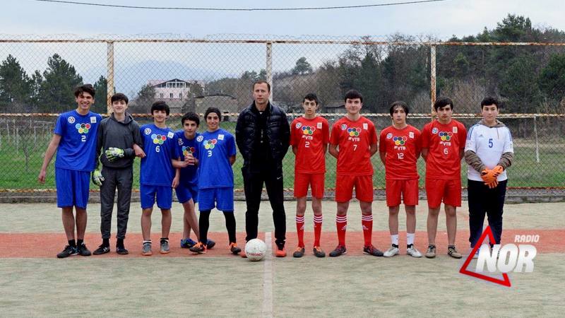 Футбольная команда Ниноцминдской  школы №2 заняла 2 место в Ахалцихе.