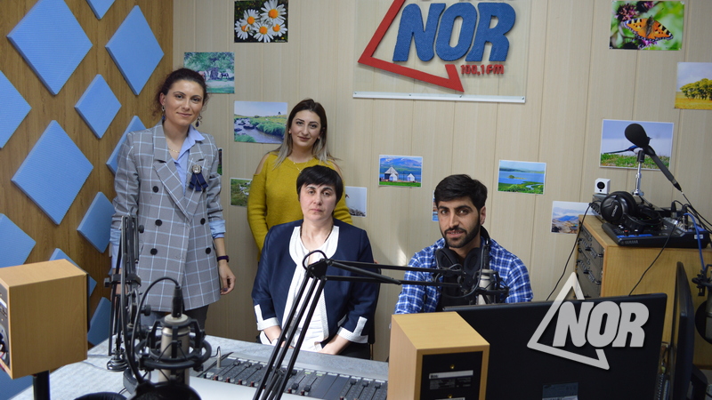 Гость студии радио NOR  Мака Судадзе и Саломе Курджанишвили