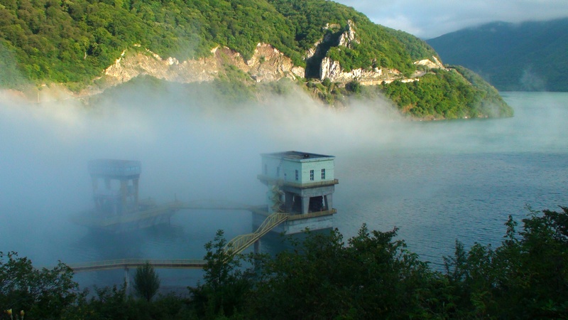 «Потемкинская» экономика: почему граждане Грузии уезжают, несмотря на рост ВВП