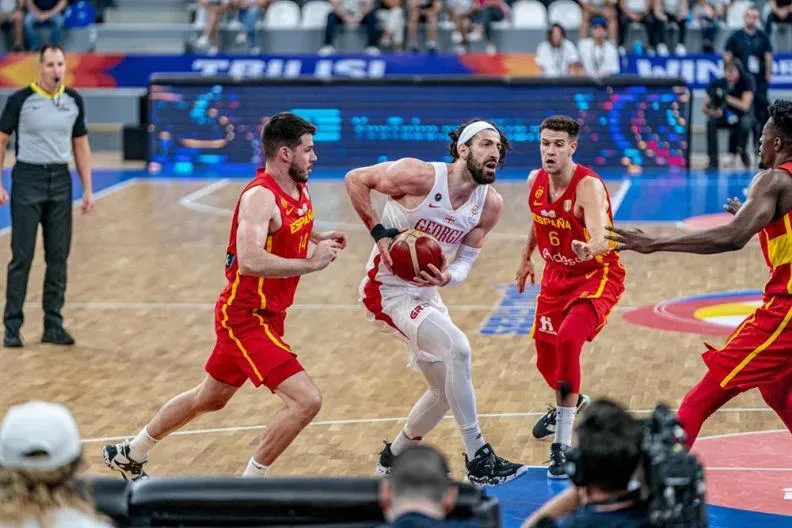 Сборная Грузии по баскетболу победила чемпионов мира, команду Испании