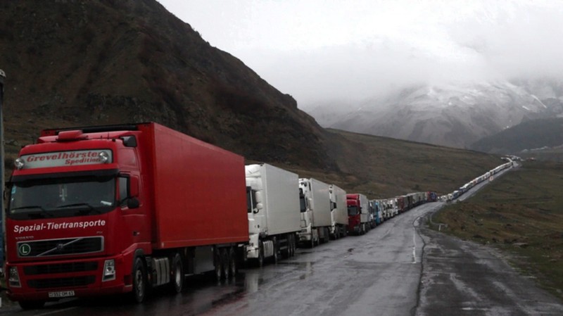 Дорожный налог для транзитных грузовиков увеличится на 150 лари