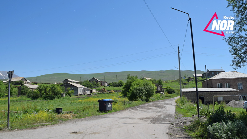 В селе Эштия в 2023 году проведено ночное освещение и  до сих пор не работает