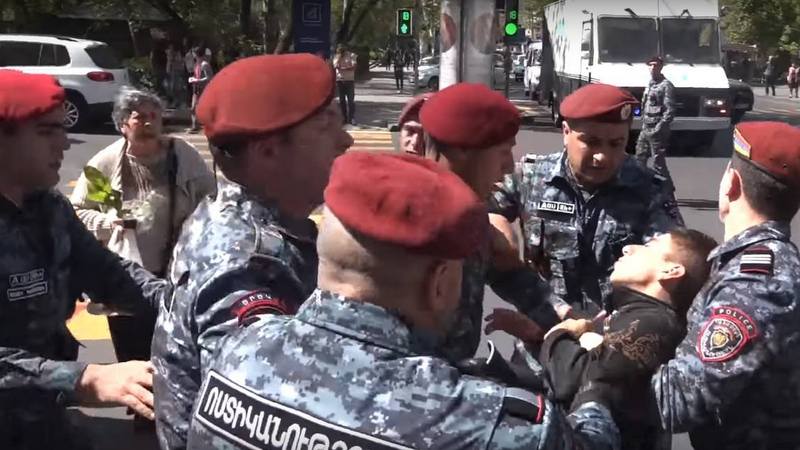 В Ереване задержаны 68 участников акции