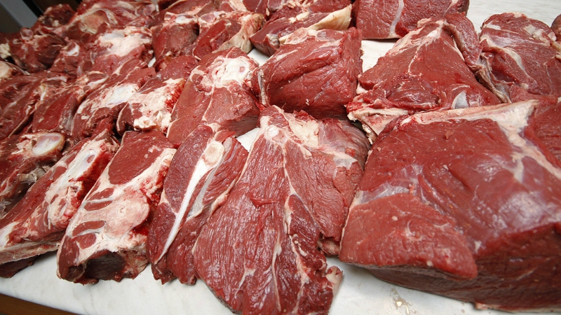В Тбилиси опечатано более полтонны мяса непригодного к употреблению