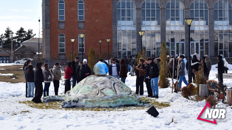 Ежегодный конкурс «Снежные скульптуры» в Ниноцминде
