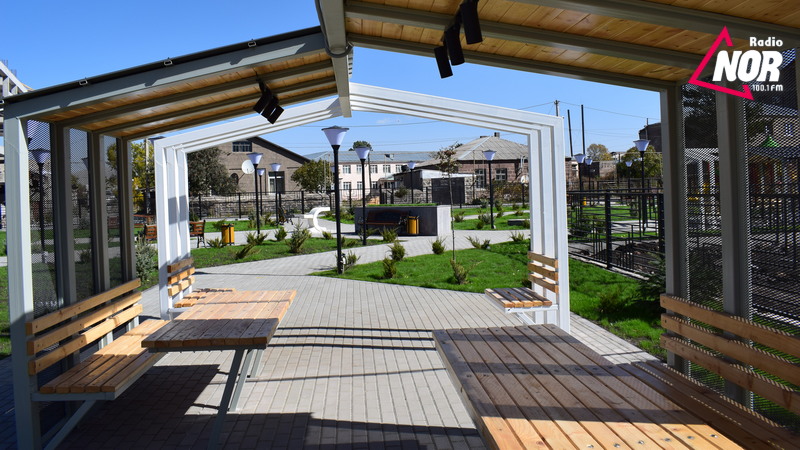 В чем причина задержки с завершением работ в парке