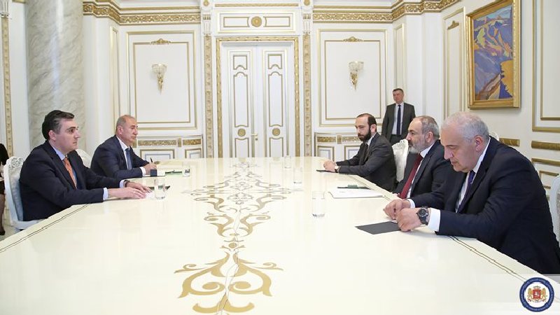 Илья Дарчиашвили встретился с премьер-министром Армении Николом Пашиняном
