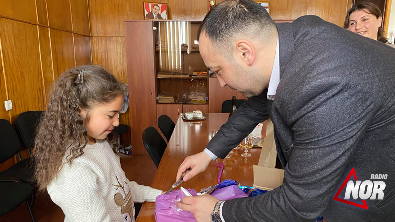 Подарок от председателя сакребуло 10-летней девочке из села Ороджалар